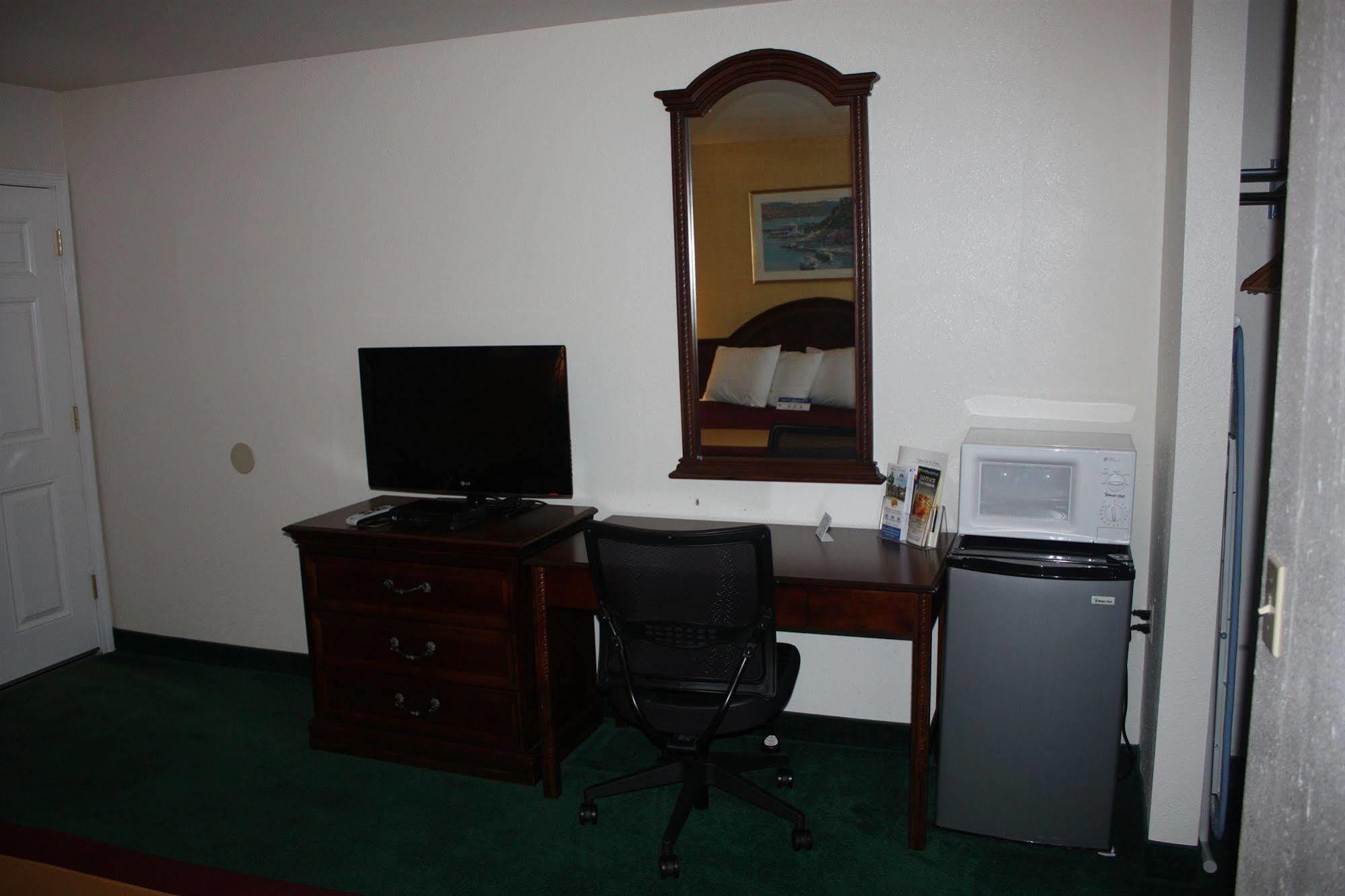 Value Inn & Suites ردينغ، كاليفورنيا المظهر الخارجي الصورة