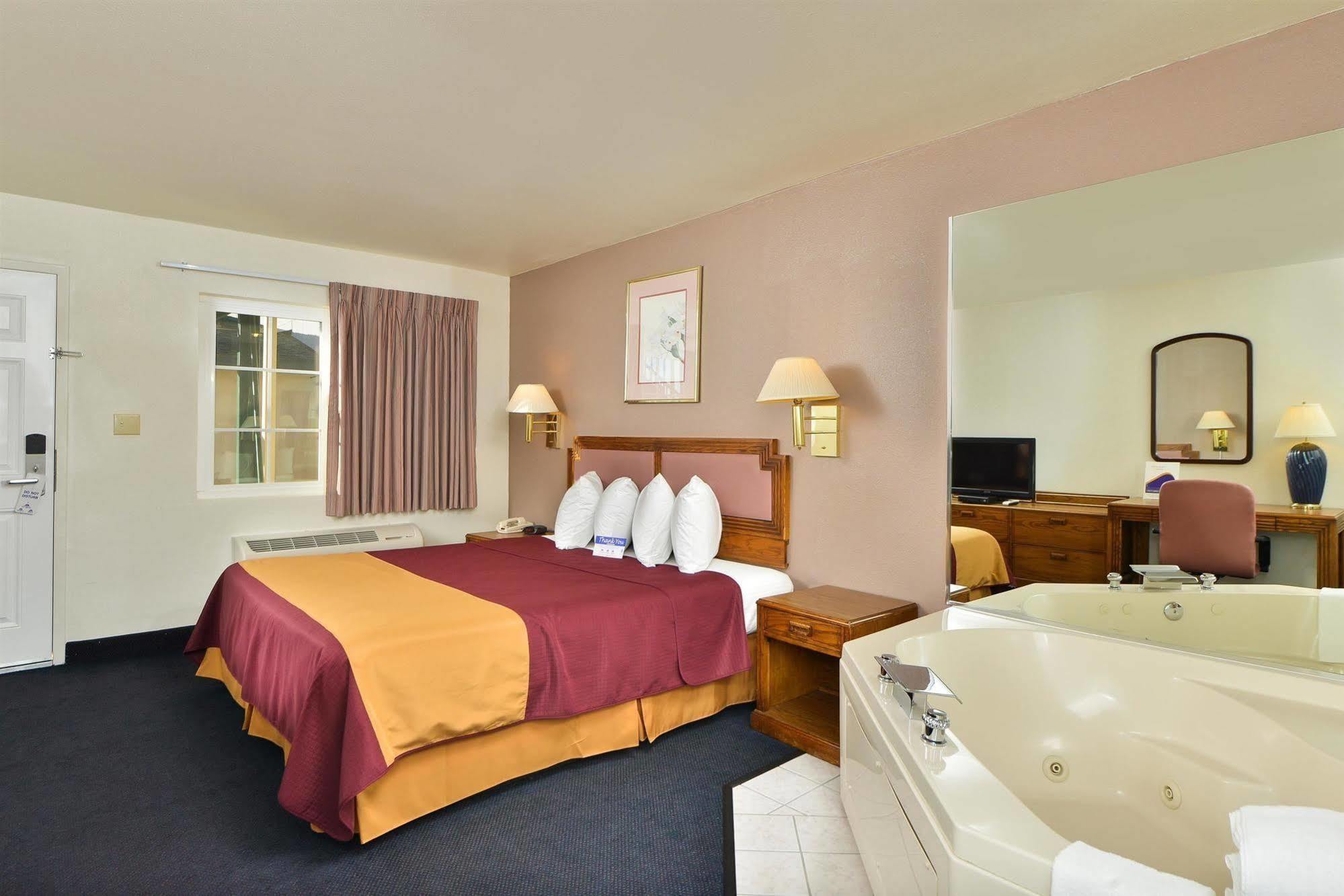 Value Inn & Suites ردينغ، كاليفورنيا المظهر الخارجي الصورة